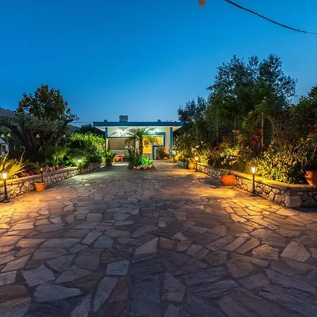 Archangelos Garden House *