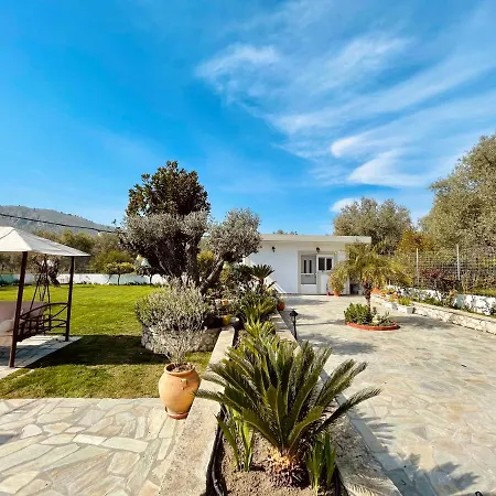 Archangelos Garden House *