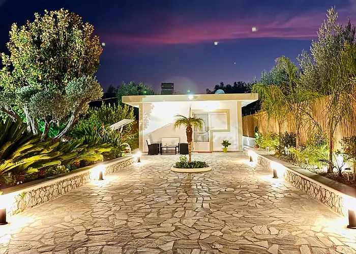 בית נופש Garden House *