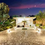 בית נופש Garden House *